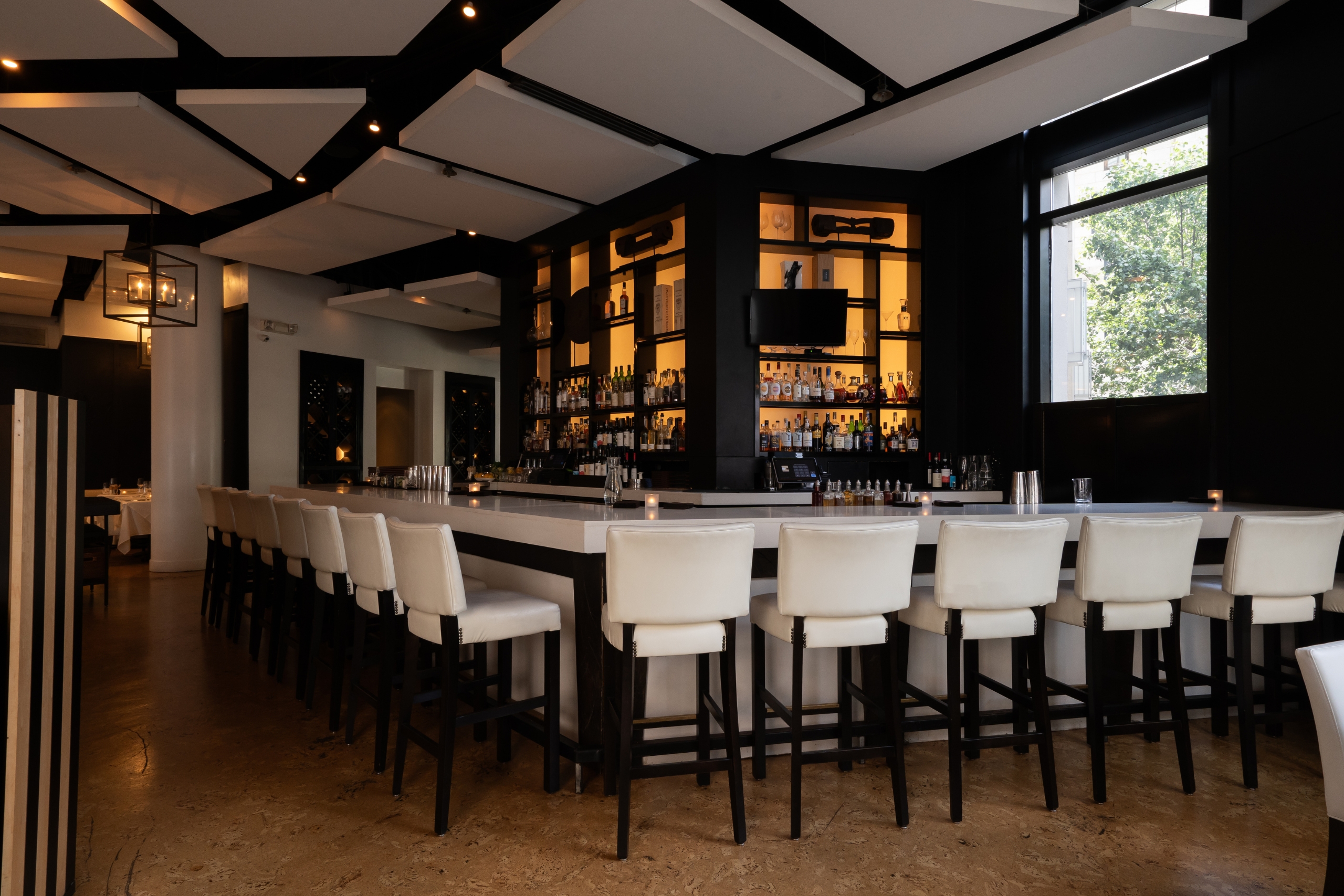 Sorellina bar lounge in Back Bay